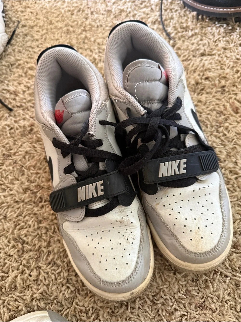 Nike Kids White, Gray and Black Low-Top Sneakers with Strap
